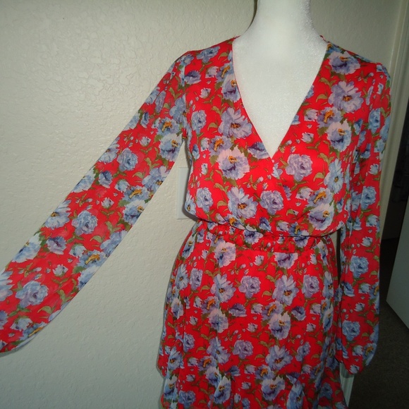 Francesca's Women's Red Floral Long Sleeve Wrap Dress Cocktail Blue Flowers - Picture 5 of 12